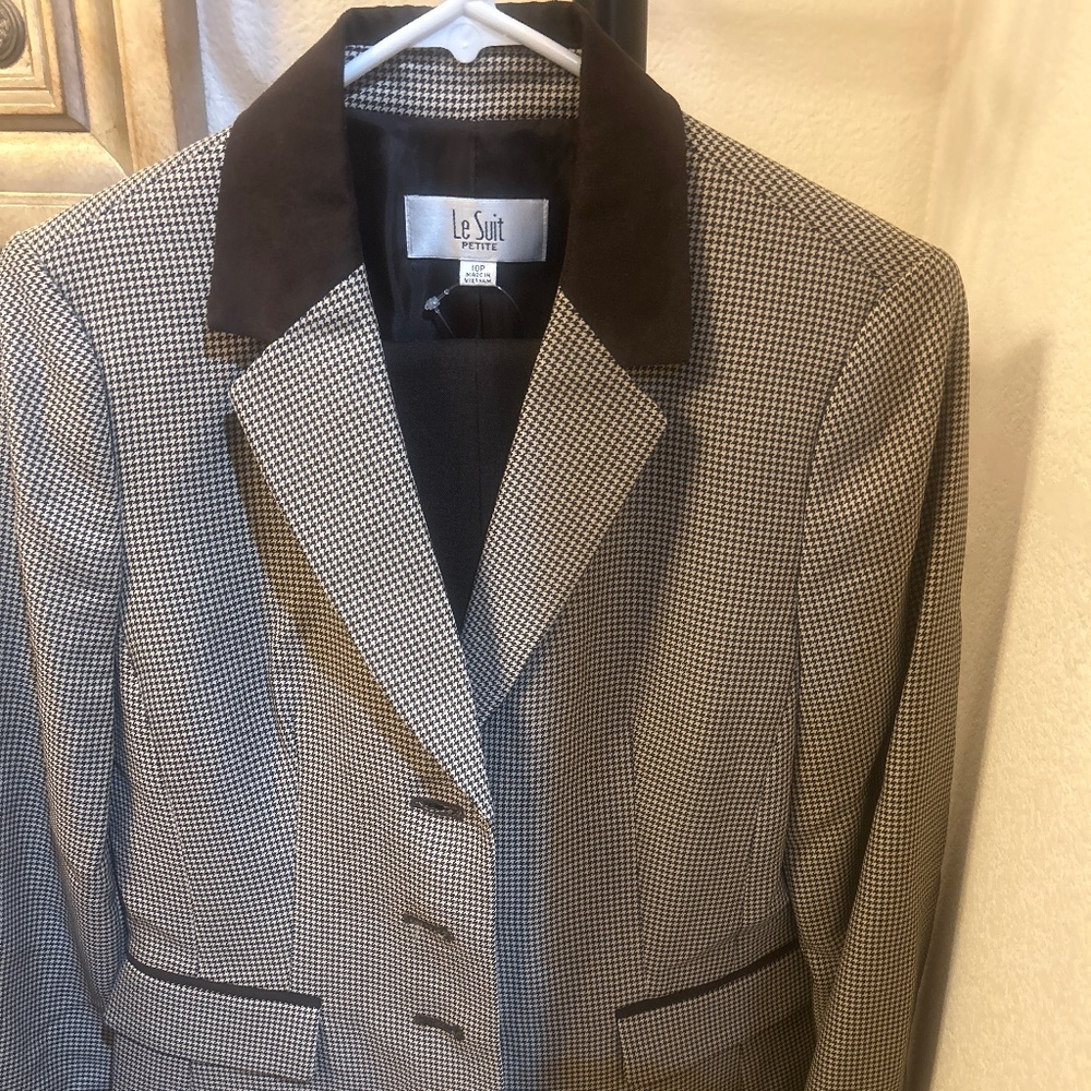 Le Suit 10P pants suit
